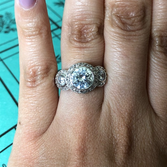 Past Present Future Ring - Picture 2 of 8